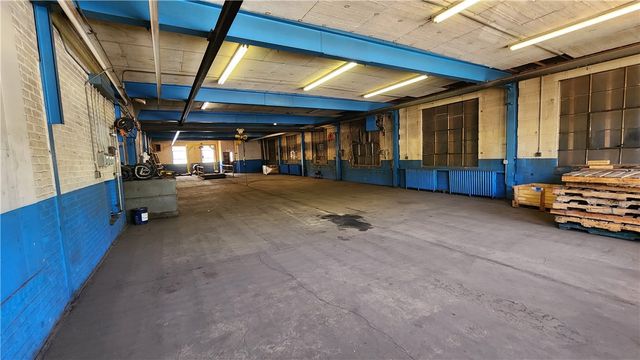 2121 5th Ave, Mckeesport, PA 15132