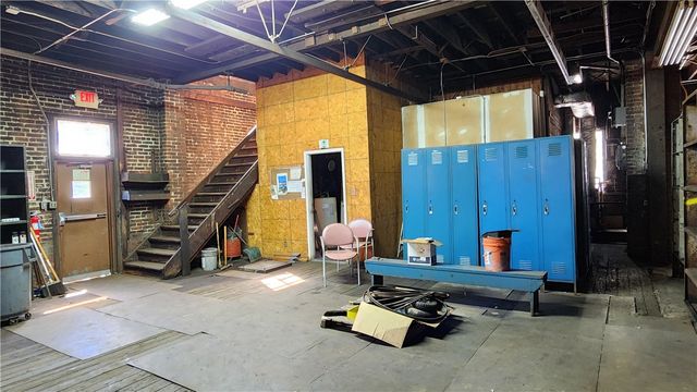 2121 5th Ave, Mckeesport, PA 15132