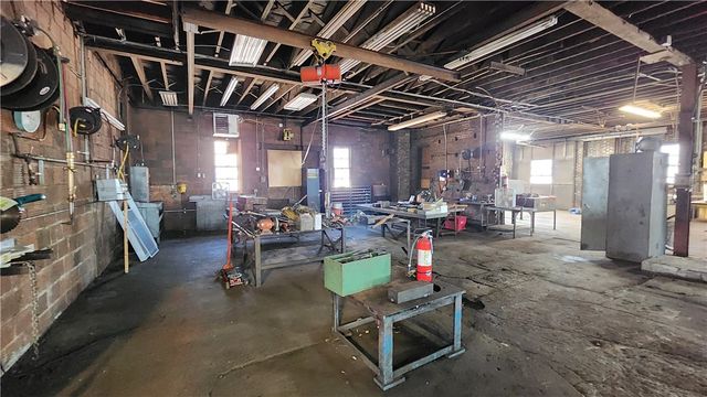 2121 5th Ave, Mckeesport, PA 15132