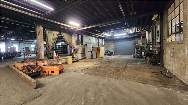2121 5th Ave, Mckeesport, PA 15132
