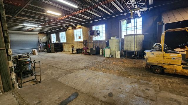 2121 5th Ave, Mckeesport, PA 15132