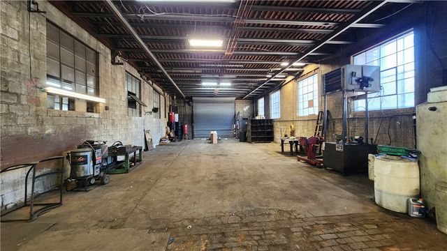 2121 5th Ave, Mckeesport, PA 15132