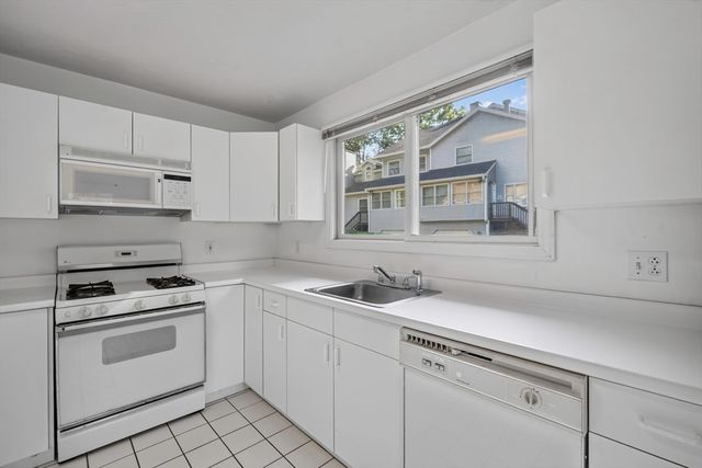 83 Arrowhead Cir 83, Ashland, MA 01721
