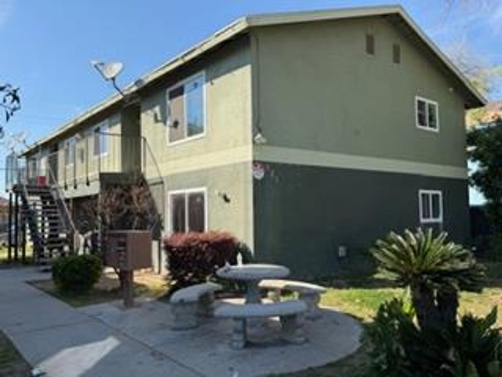 Image 1 of property listing at 321 N San Pablo Avenue # 101, Fresno, CA 93701