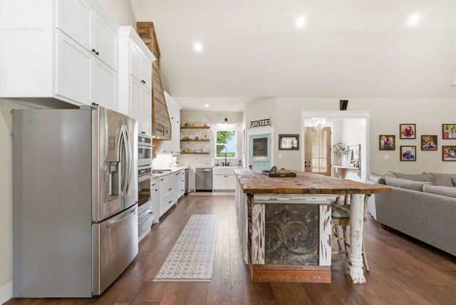 1012 Cheyenne Road, Poolville, TX 76487