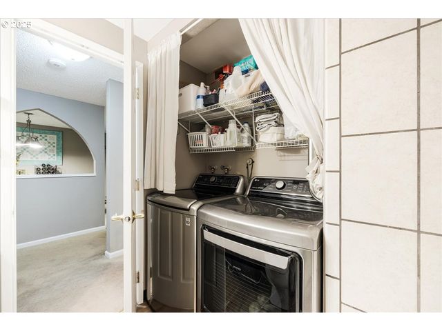 29700 Sw COURTSIDE Dr 43, Wilsonville, OR 97070