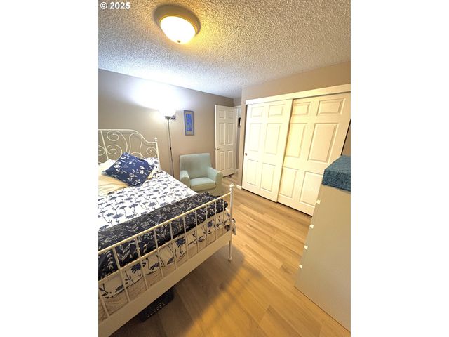 29700 Sw COURTSIDE Dr 43, Wilsonville, OR 97070