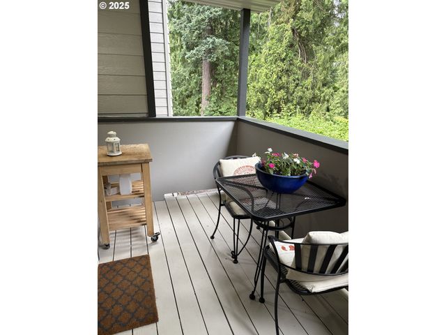 29700 Sw COURTSIDE Dr 43, Wilsonville, OR 97070