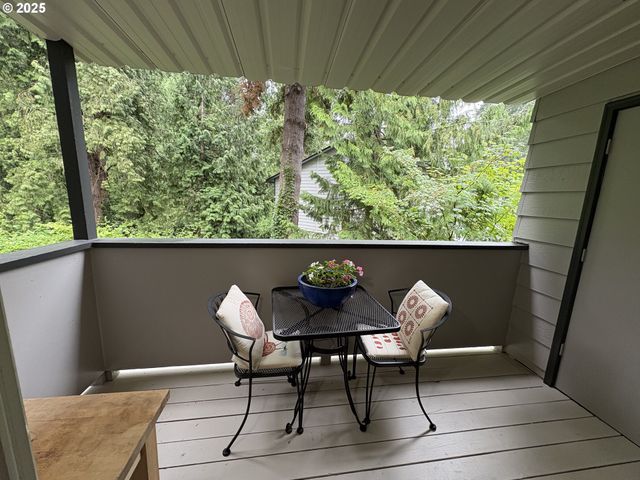 29700 Sw COURTSIDE Dr 43, Wilsonville, OR 97070