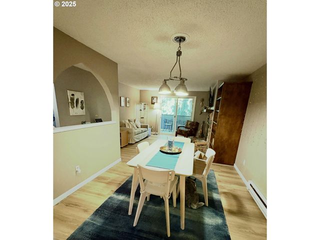 29700 Sw COURTSIDE Dr 43, Wilsonville, OR 97070