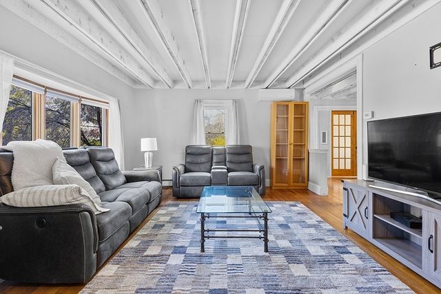 52 Morse St, Foxboro, MA 02035