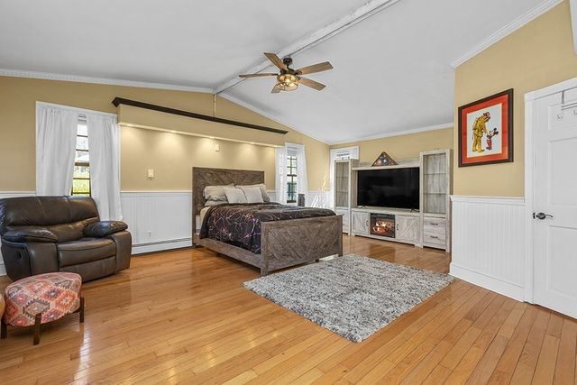 52 Morse St, Foxboro, MA 02035