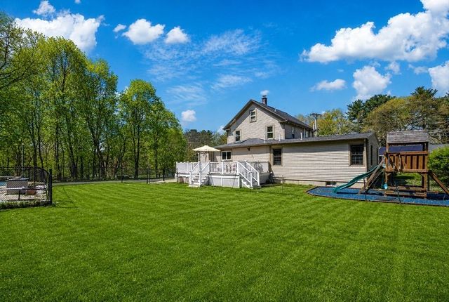 52 Morse St, Foxboro, MA 02035
