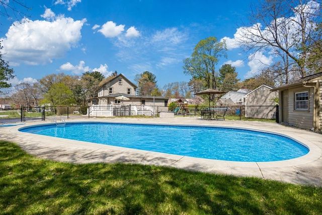 52 Morse St, Foxboro, MA 02035