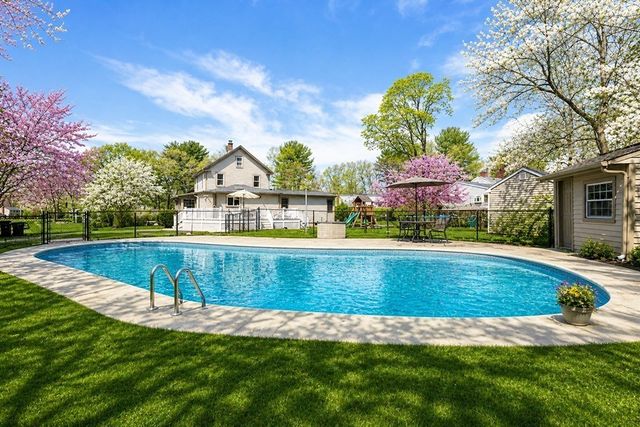 52 Morse St, Foxboro, MA 02035