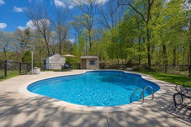 52 Morse St, Foxboro, MA 02035
