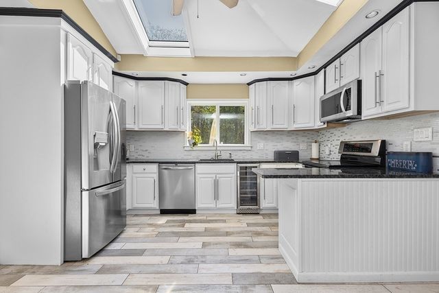 52 Morse St, Foxboro, MA 02035