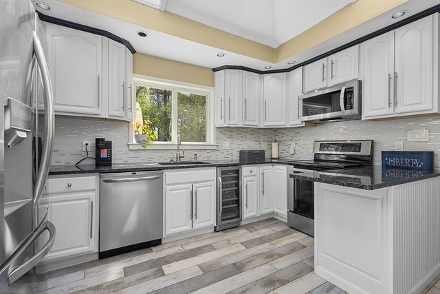 52 Morse St, Foxboro, MA 02035