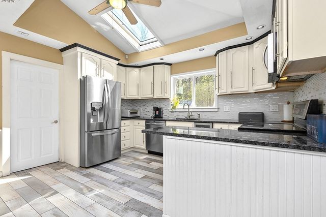 52 Morse St, Foxboro, MA 02035
