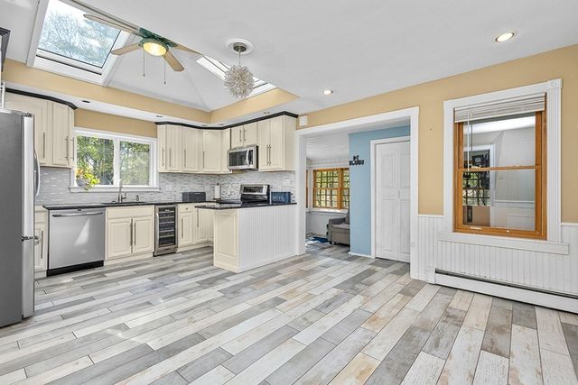 52 Morse St, Foxboro, MA 02035