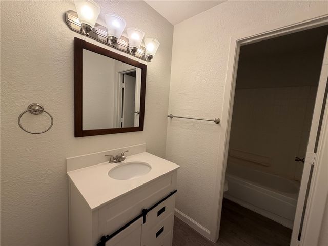109 Wildwood Court C, Grapevine, TX 76051