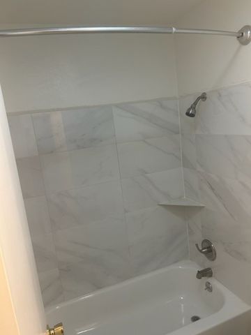 109 Wildwood Court C, Grapevine, TX 76051