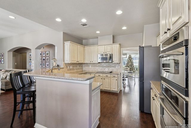 407 Mesa Cyn, San Antonio, TX 78258