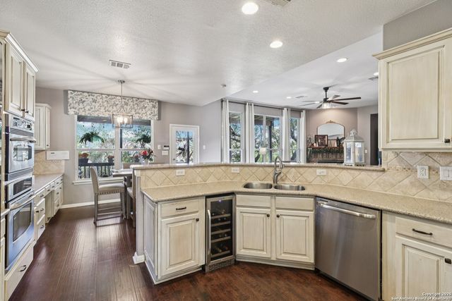 407 Mesa Cyn, San Antonio, TX 78258