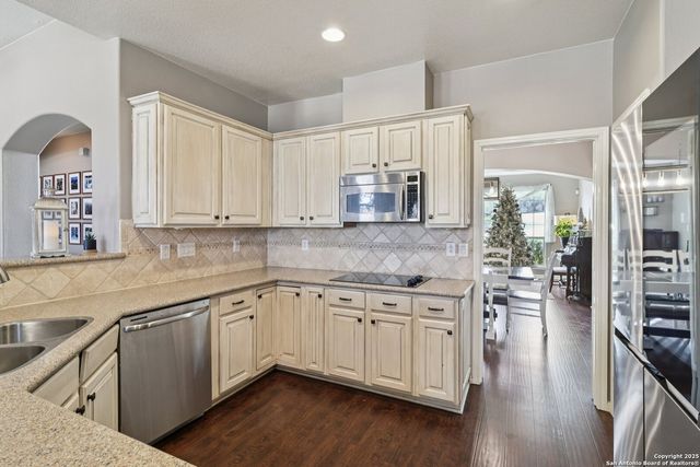 407 Mesa Cyn, San Antonio, TX 78258