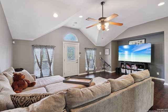 407 Mesa Cyn, San Antonio, TX 78258