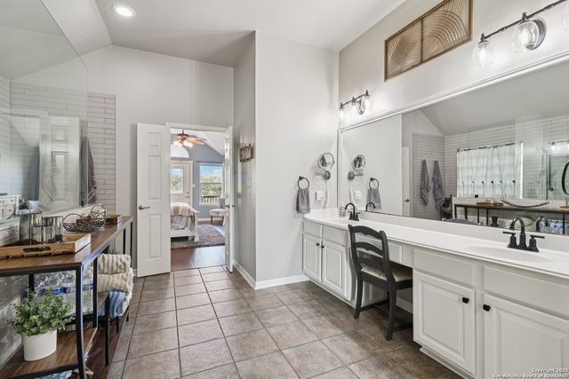 407 Mesa Cyn, San Antonio, TX 78258