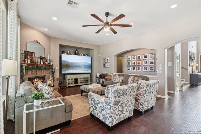 407 Mesa Cyn, San Antonio, TX 78258