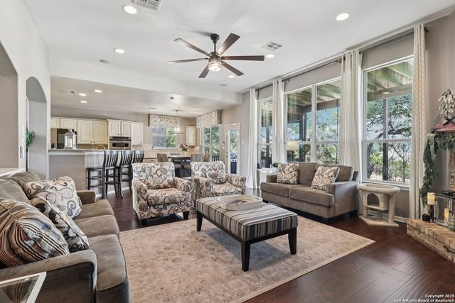 407 Mesa Cyn, San Antonio, TX 78258