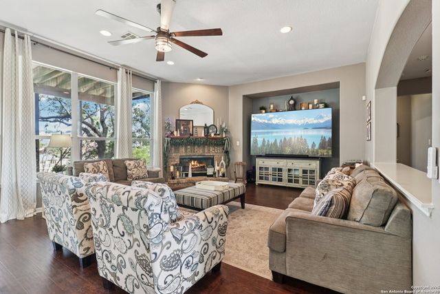 407 Mesa Cyn, San Antonio, TX 78258