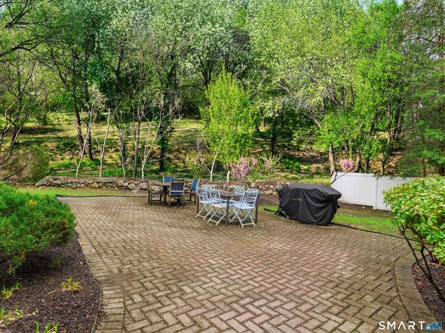 453 East Putnam Avenue 4B, Greenwich, CT 06807