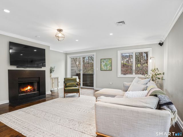 453 East Putnam Avenue 4B, Greenwich, CT 06807