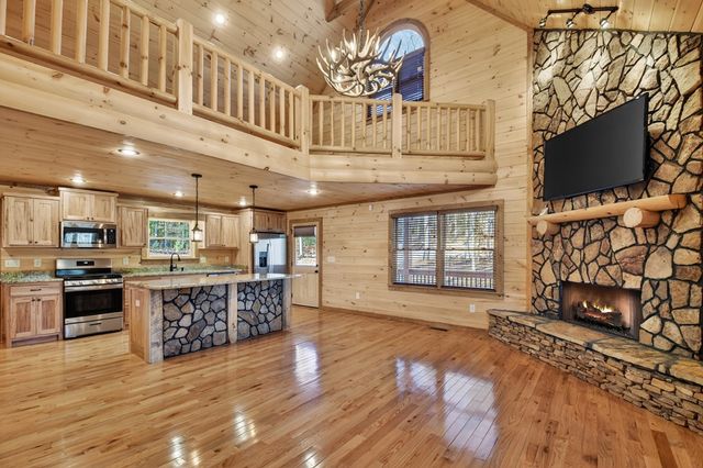 17 Dial Mountain Drive, Blue Ridge, GA 30513