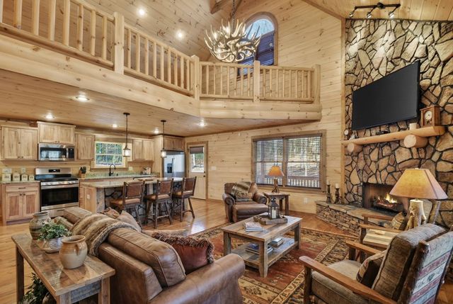 17 Dial Mountain Drive, Blue Ridge, GA 30513