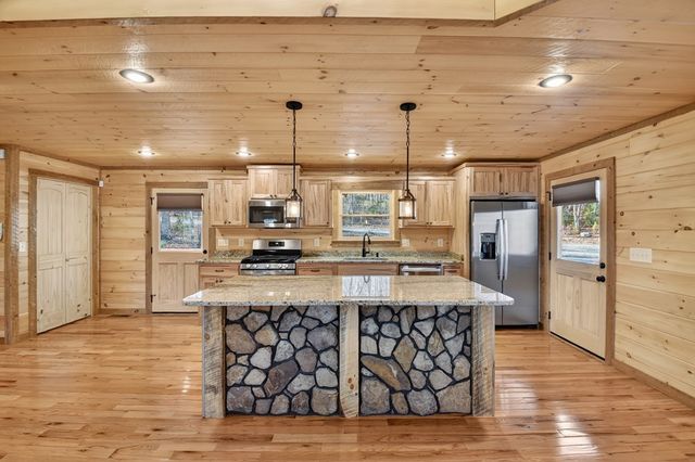 17 Dial Mountain Drive, Blue Ridge, GA 30513