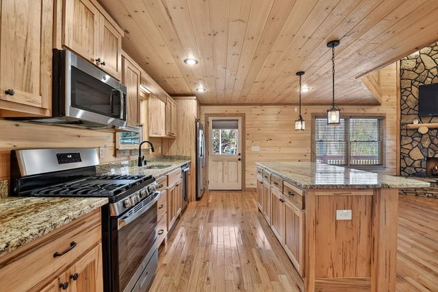 17 Dial Mountain Drive, Blue Ridge, GA 30513