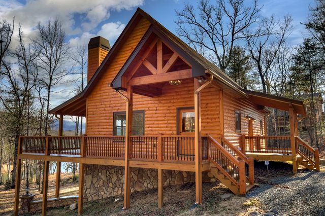 17 Dial Mountain Drive, Blue Ridge, GA 30513