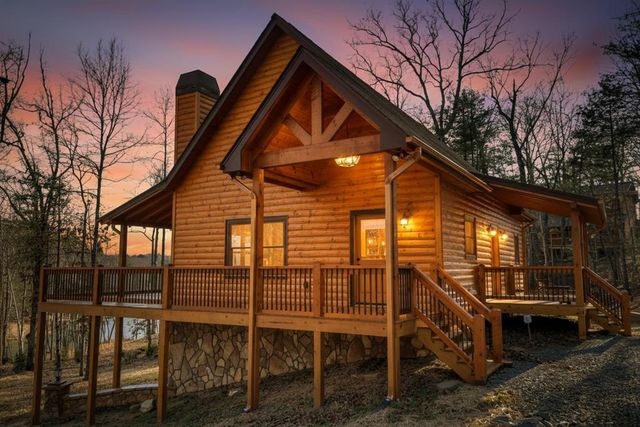 17 Dial Mountain Drive, Blue Ridge, GA 30513