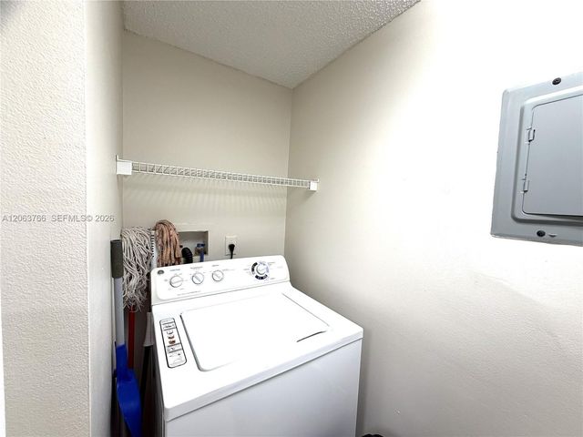 5045 Wiles Rd 201, Coconut Creek, FL 33073