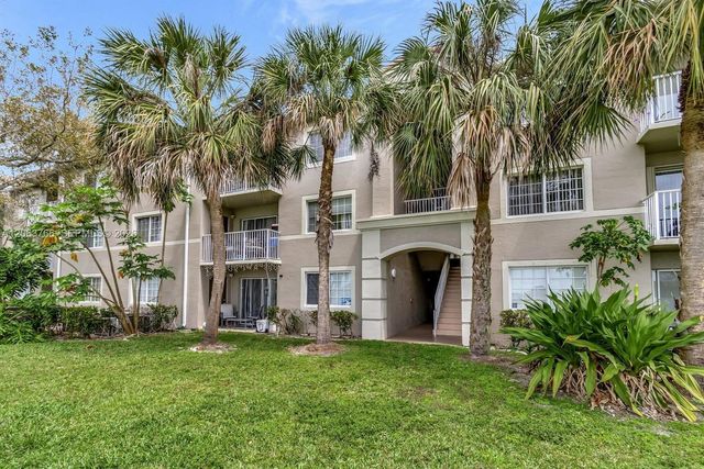 5045 Wiles Rd 201, Coconut Creek, FL 33073