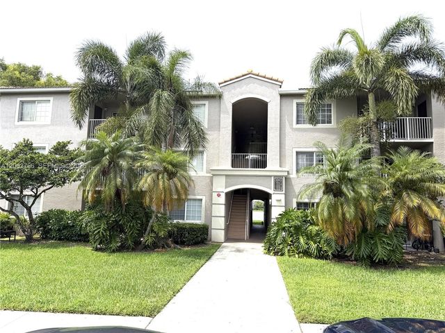 5045 Wiles Rd 201, Coconut Creek, FL 33073