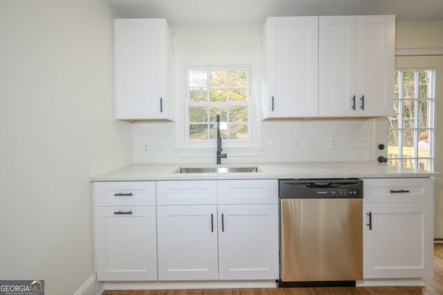 3821 Oxford Way E, Marietta, GA 30062