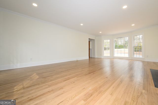 3821 Oxford Way E, Marietta, GA 30062