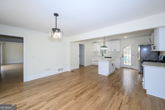 3821 Oxford Way E, Marietta, GA 30062