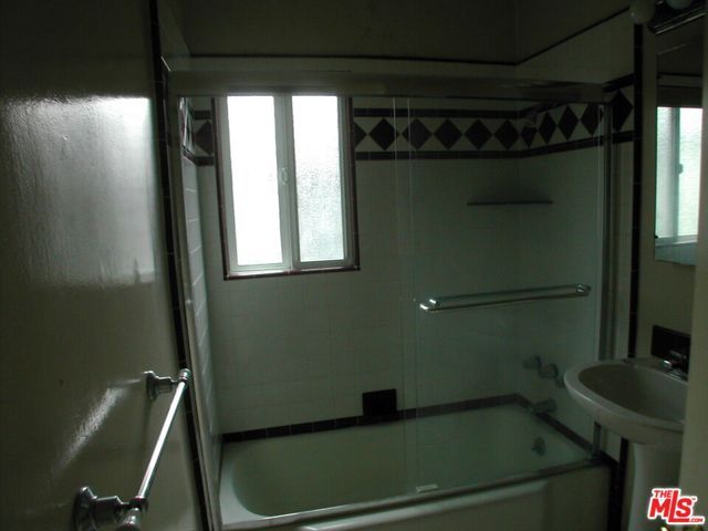 1444 Yale Street A, Santa Monica, CA 90404