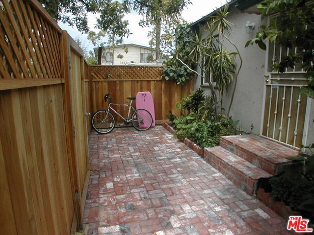 1444 Yale Street A, Santa Monica, CA 90404